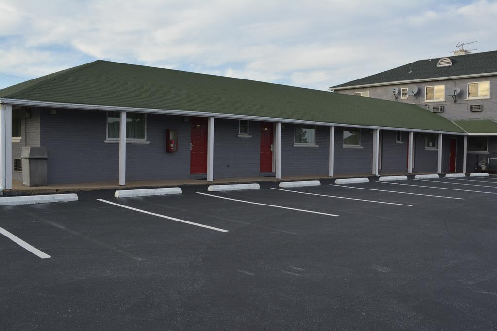 Red Carpet Inn & Suites New Cumberland Εξωτερικό φωτογραφία
