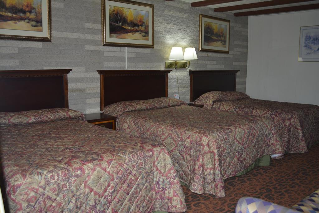 Red Carpet Inn & Suites New Cumberland Εξωτερικό φωτογραφία