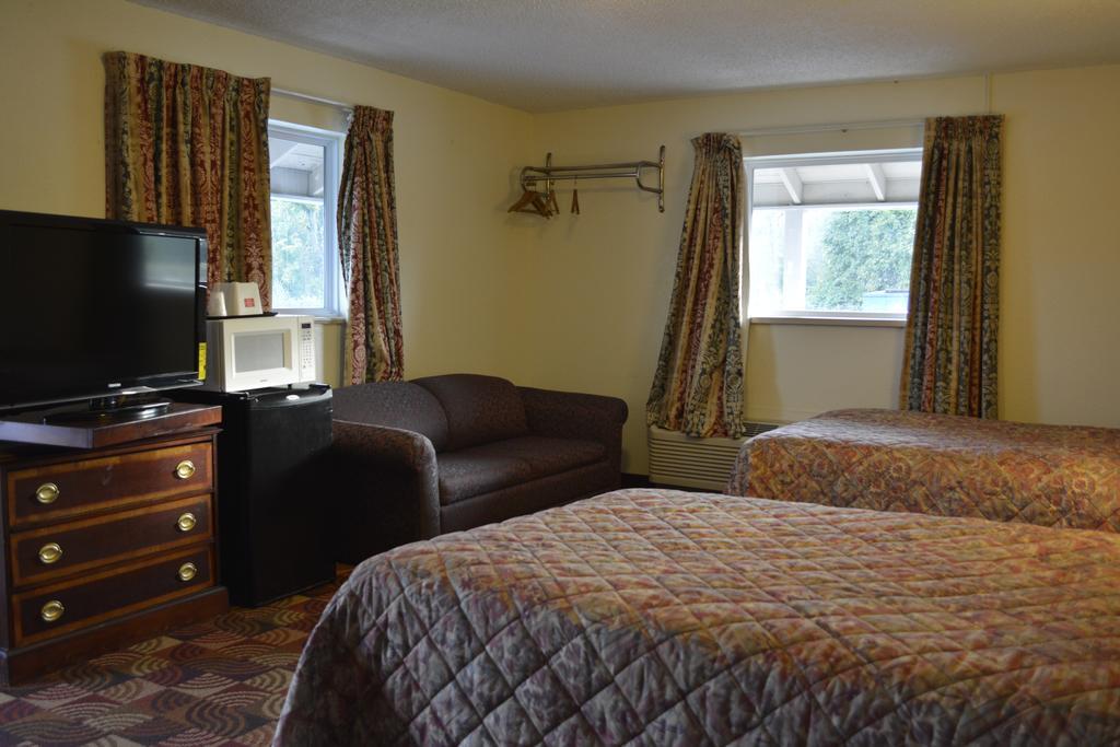 Red Carpet Inn & Suites New Cumberland Εξωτερικό φωτογραφία