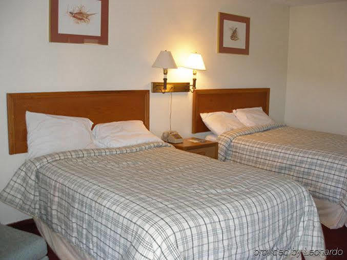 Red Carpet Inn & Suites New Cumberland Εξωτερικό φωτογραφία