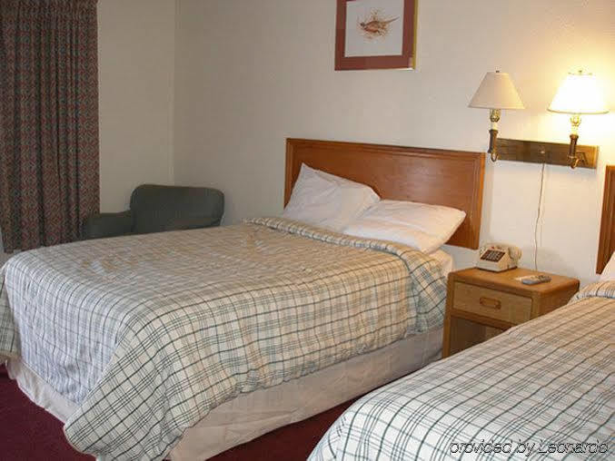 Red Carpet Inn & Suites New Cumberland Εξωτερικό φωτογραφία