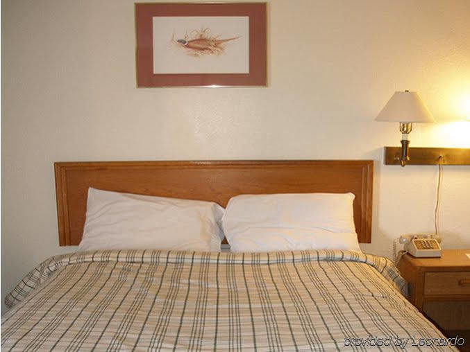 Red Carpet Inn & Suites New Cumberland Εξωτερικό φωτογραφία